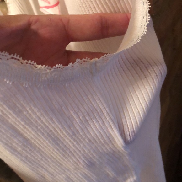 White lace trim ribbon tank top - Picture 3 of 5